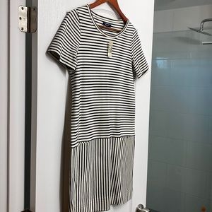 Madewell striped pocket dress. White and black stripes. Never worn.Tags attached